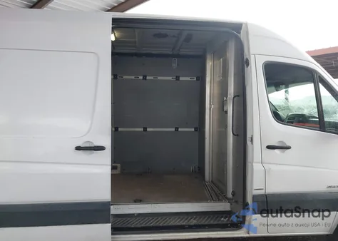 2015 Mercedes-Benz Sprinter 2500 High Roof из США, поврежденный, VIN WD3PE8DBXFP136415